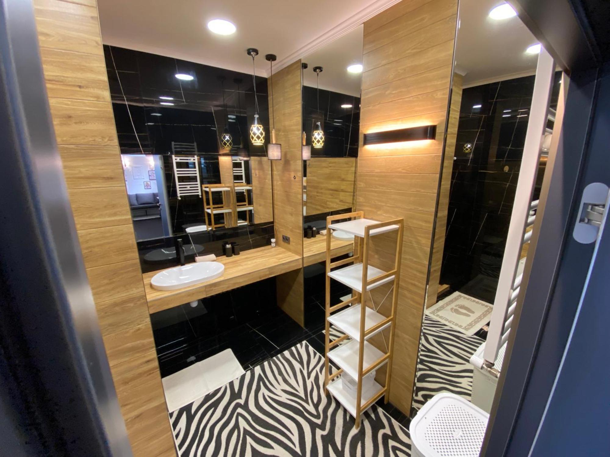 Rentnow Modern Business Apartment With 3 Bedrooms In Centre Chisinau Exterior foto