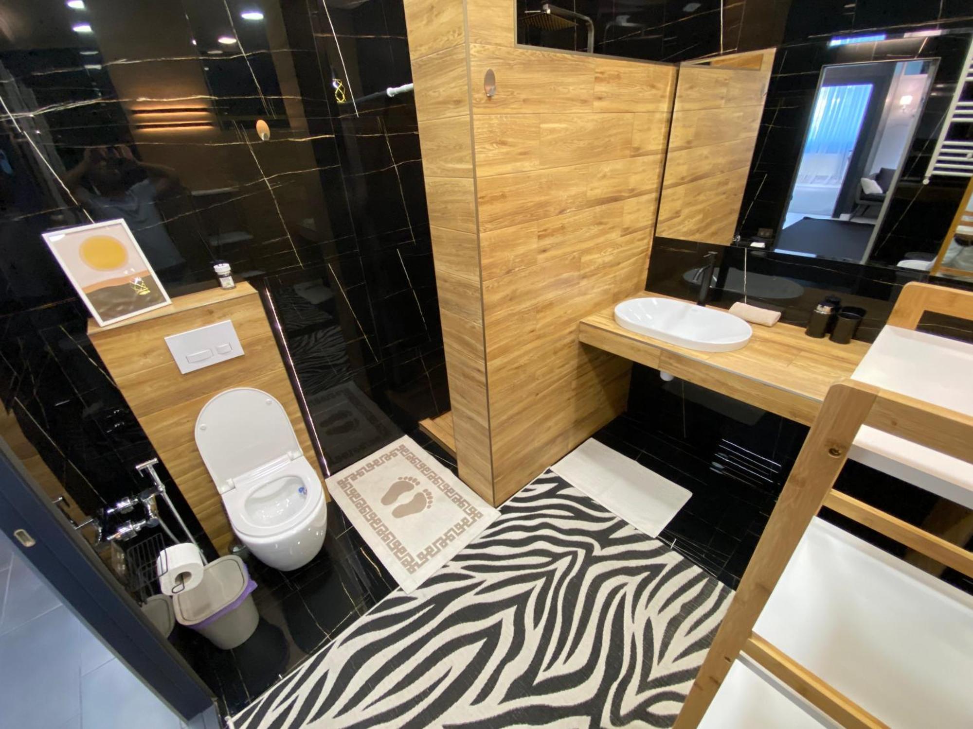 Rentnow Modern Business Apartment With 3 Bedrooms In Centre Chisinau Exterior foto