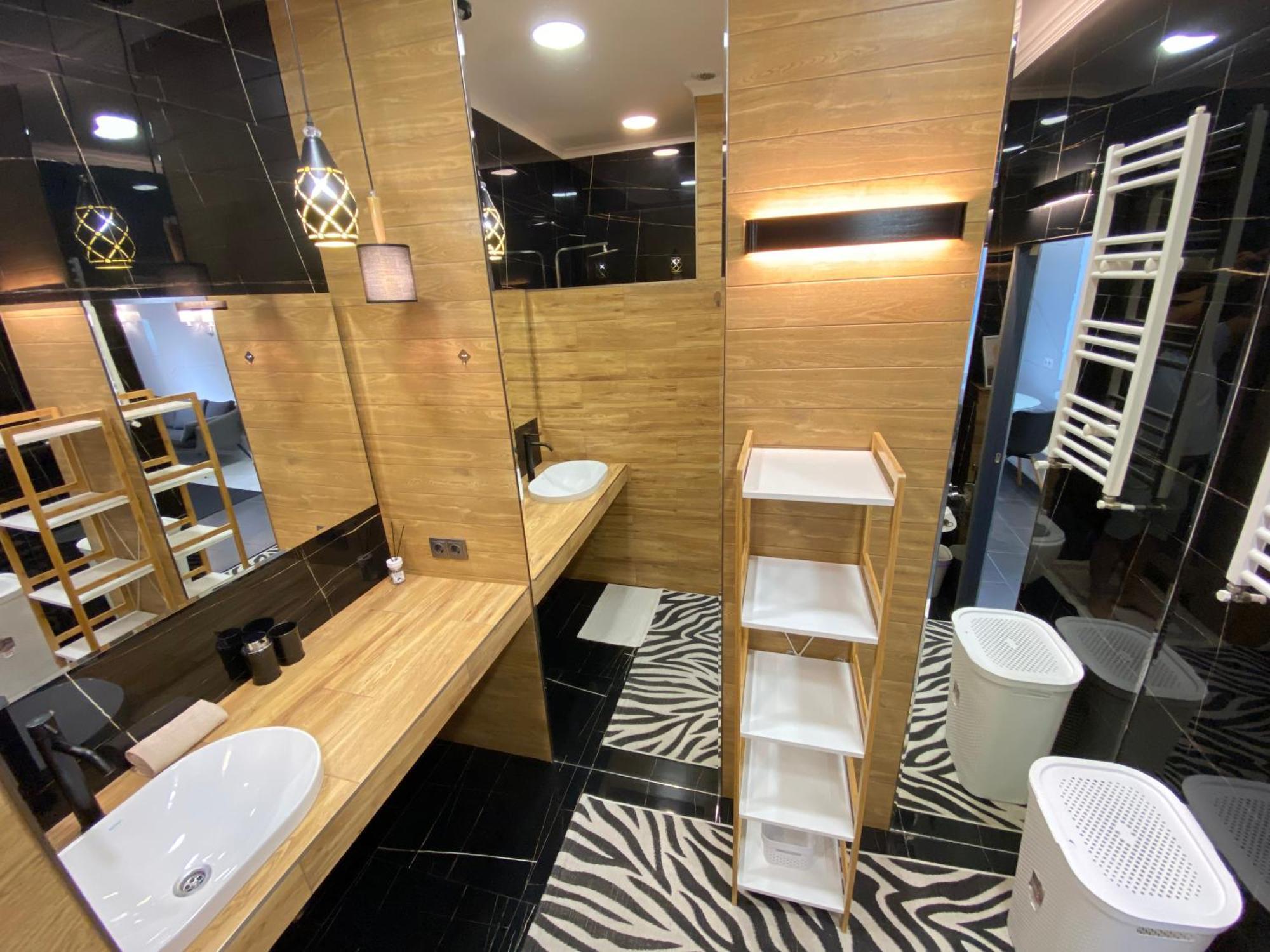 Rentnow Modern Business Apartment With 3 Bedrooms In Centre Chisinau Exterior foto