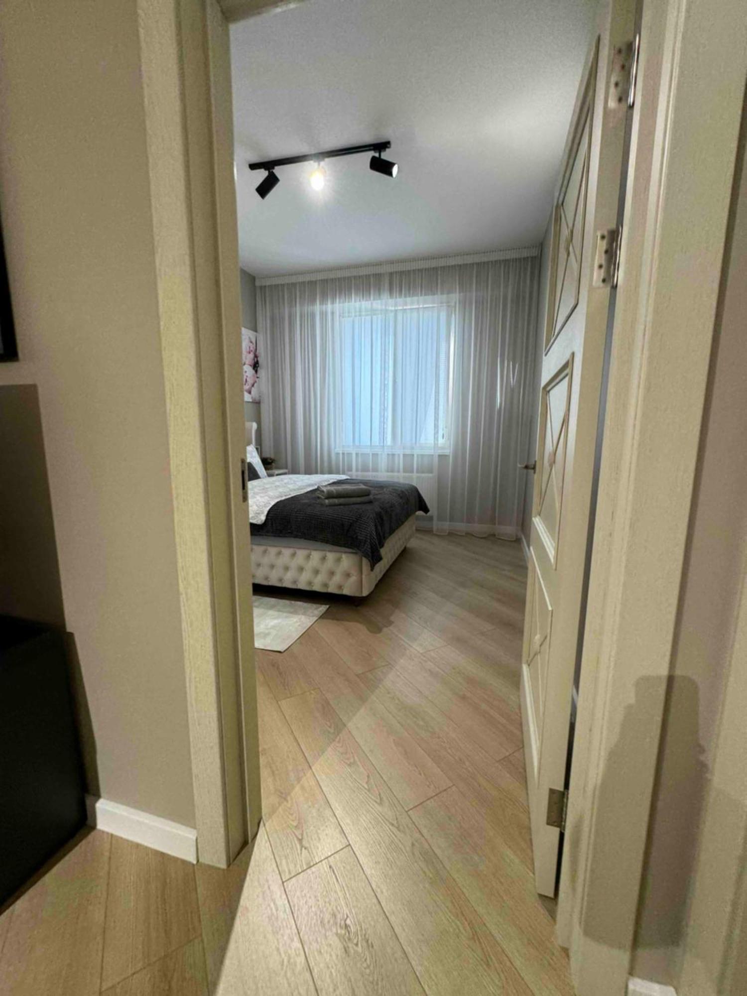 Rentnow Modern Business Apartment With 3 Bedrooms In Centre Chisinau Exterior foto