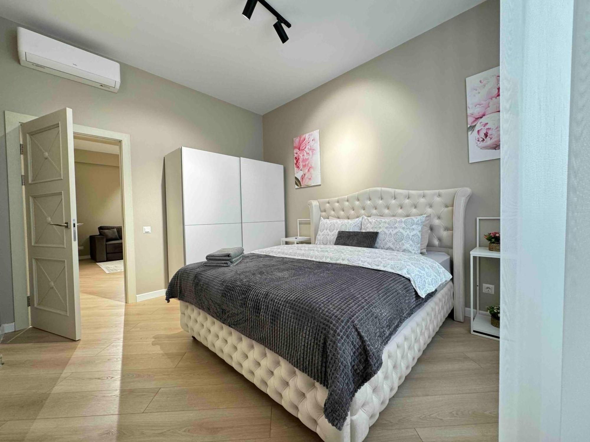 Rentnow Modern Business Apartment With 3 Bedrooms In Centre Chisinau Exterior foto