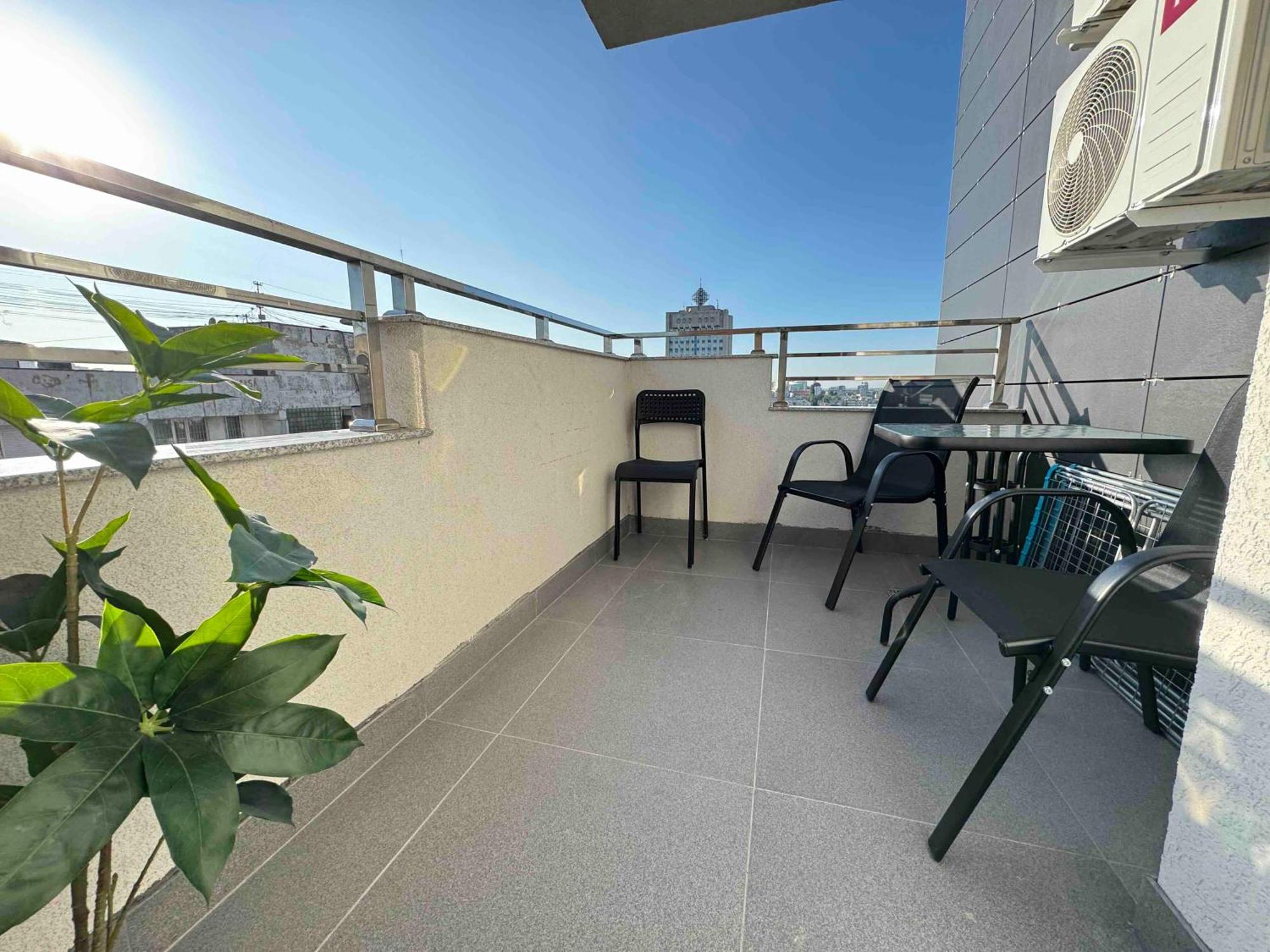 Rentnow Modern Business Apartment With 3 Bedrooms In Centre Chisinau Exterior foto