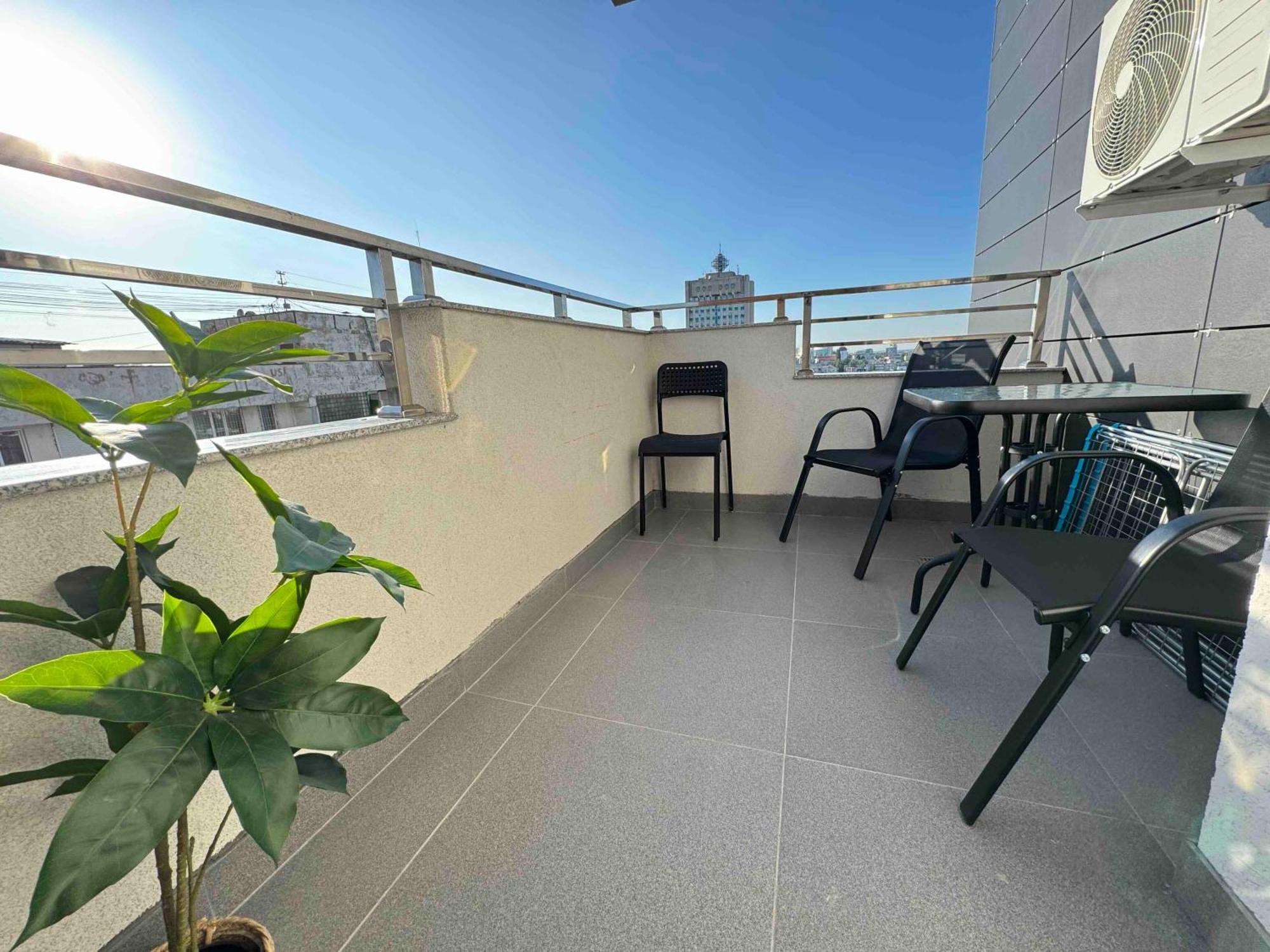 Rentnow Modern Business Apartment With 3 Bedrooms In Centre Chisinau Exterior foto