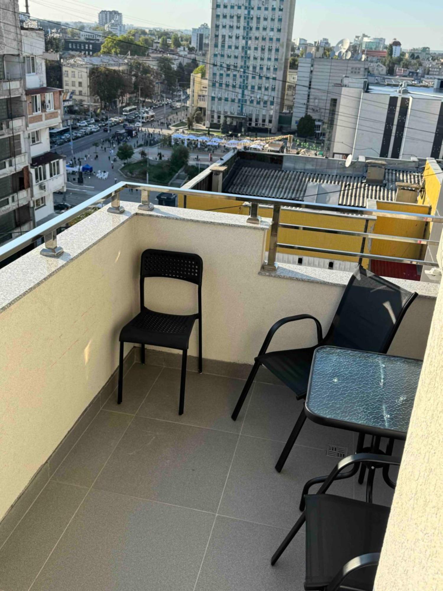 Rentnow Modern Business Apartment With 3 Bedrooms In Centre Chisinau Exterior foto