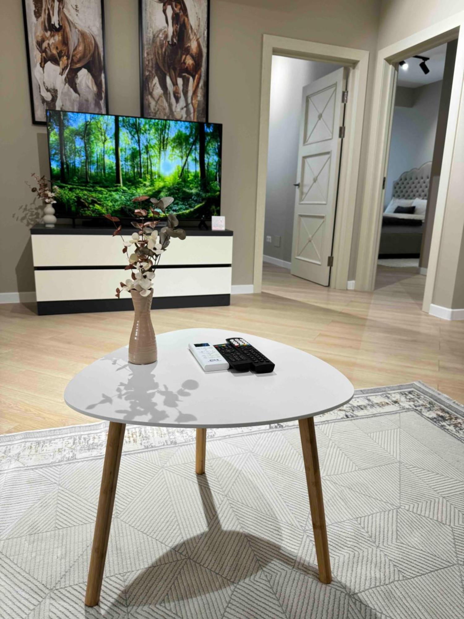 Rentnow Modern Business Apartment With 3 Bedrooms In Centre Chisinau Exterior foto